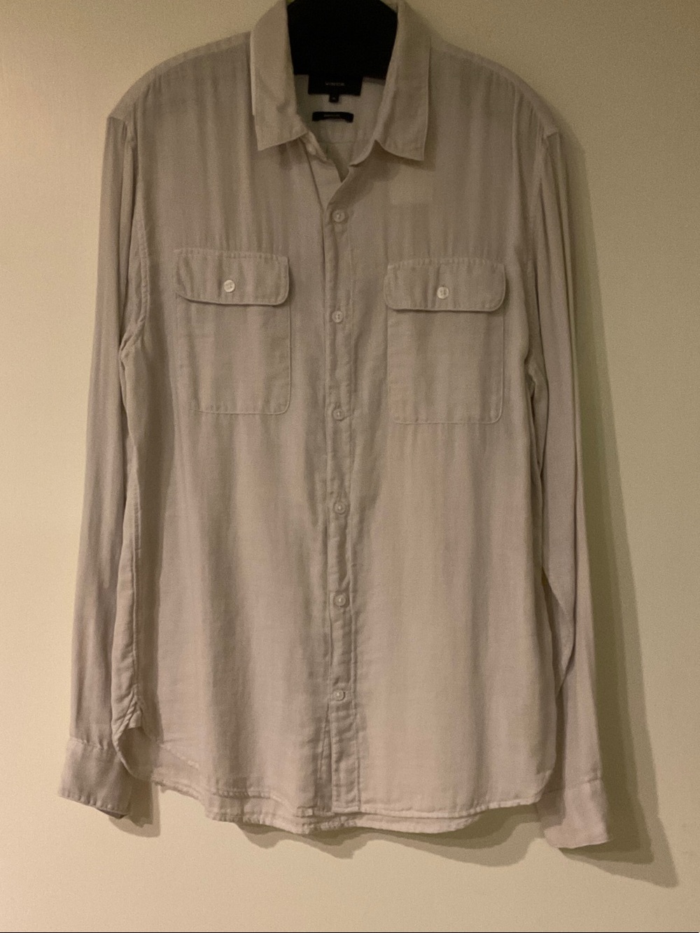 Vince Lightweight Cotton Long-Sleeve Collared Button Down Shirt in Light Beige